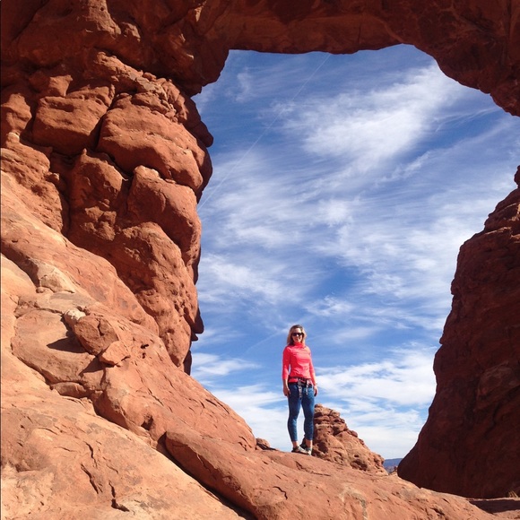 Meet your Posh Ambassador, MJC🌻 - Picture 5 of 8